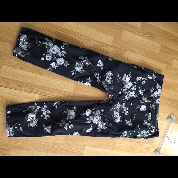 Soft Surroundings 18 Floral Black Jeans w/ Stretch - Picture 2 of 6
